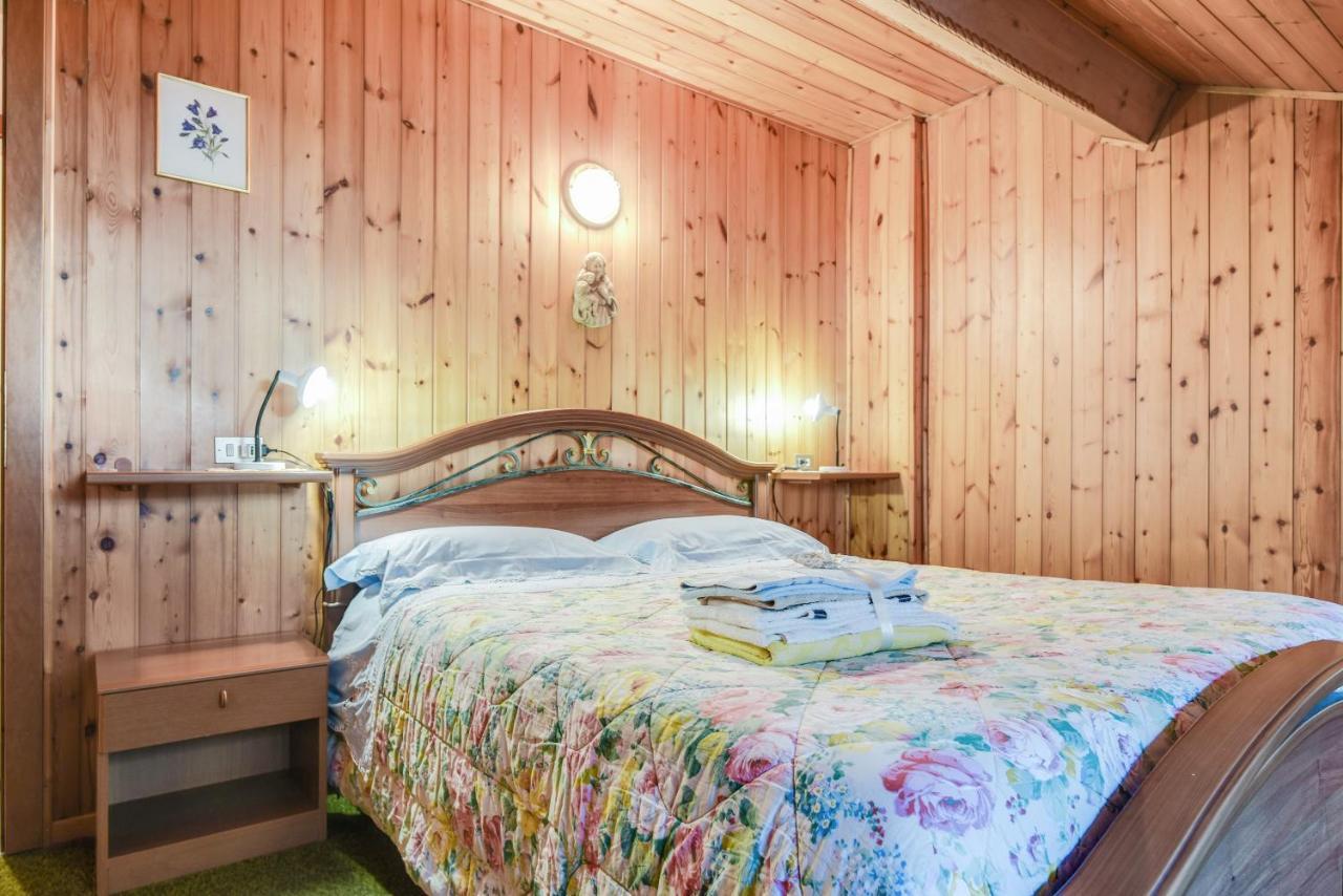 Mansarda Tra Le Dolomiti Di Brenta Apartment Bocenago Exterior foto