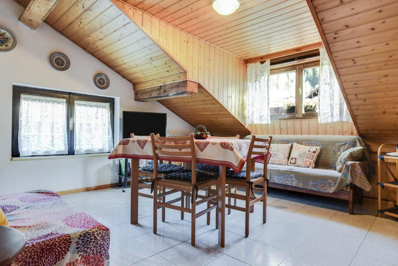 Mansarda Tra Le Dolomiti Di Brenta Apartment Bocenago Exterior foto