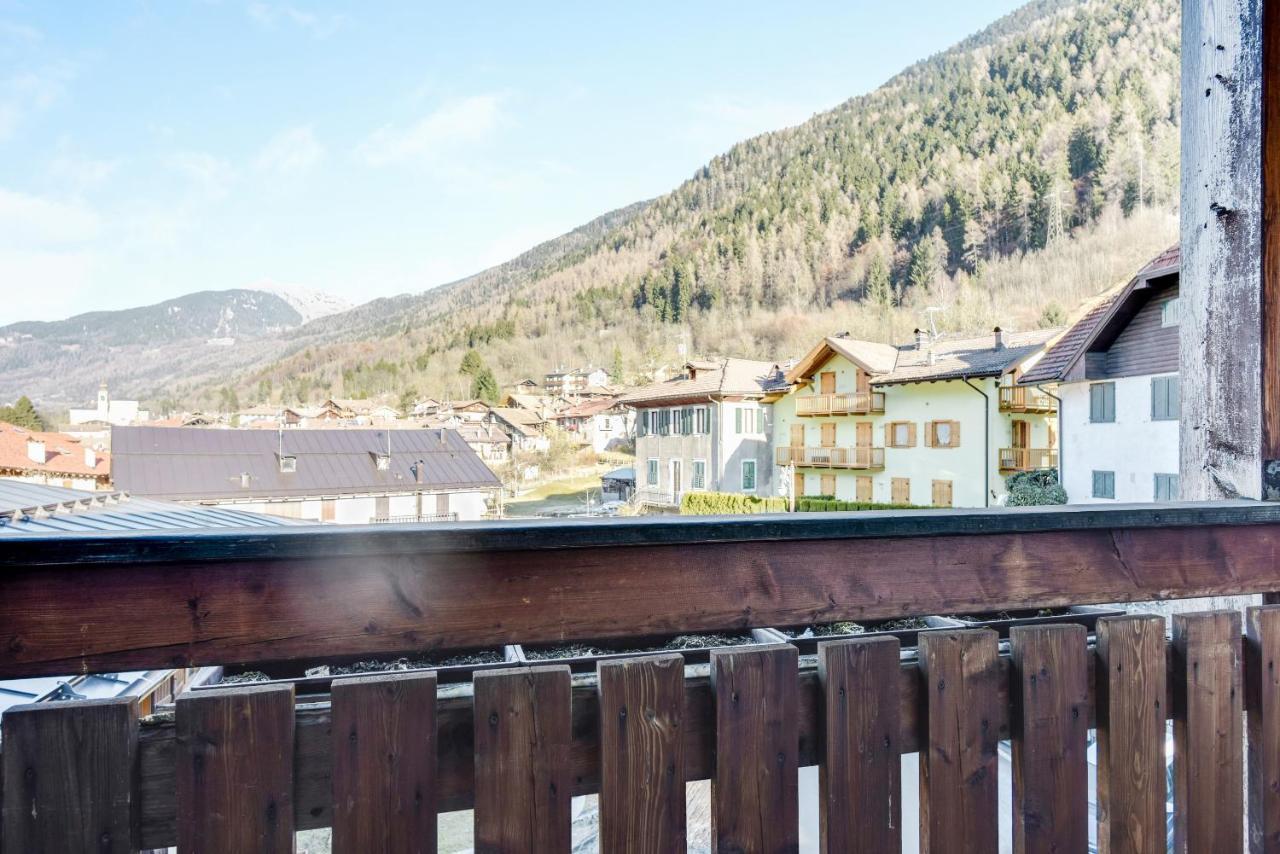Mansarda Tra Le Dolomiti Di Brenta Apartment Bocenago Exterior foto