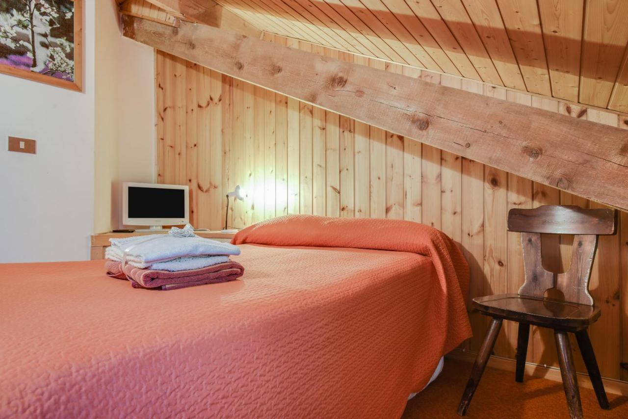 Mansarda Tra Le Dolomiti Di Brenta Apartment Bocenago Exterior foto